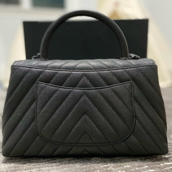 Chanel Chevron Quilted
Small Coco Handle SO BLACK - Picture 7 of 16